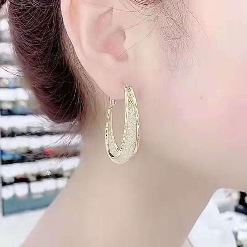 Donna | Oval glossy hoop earrings