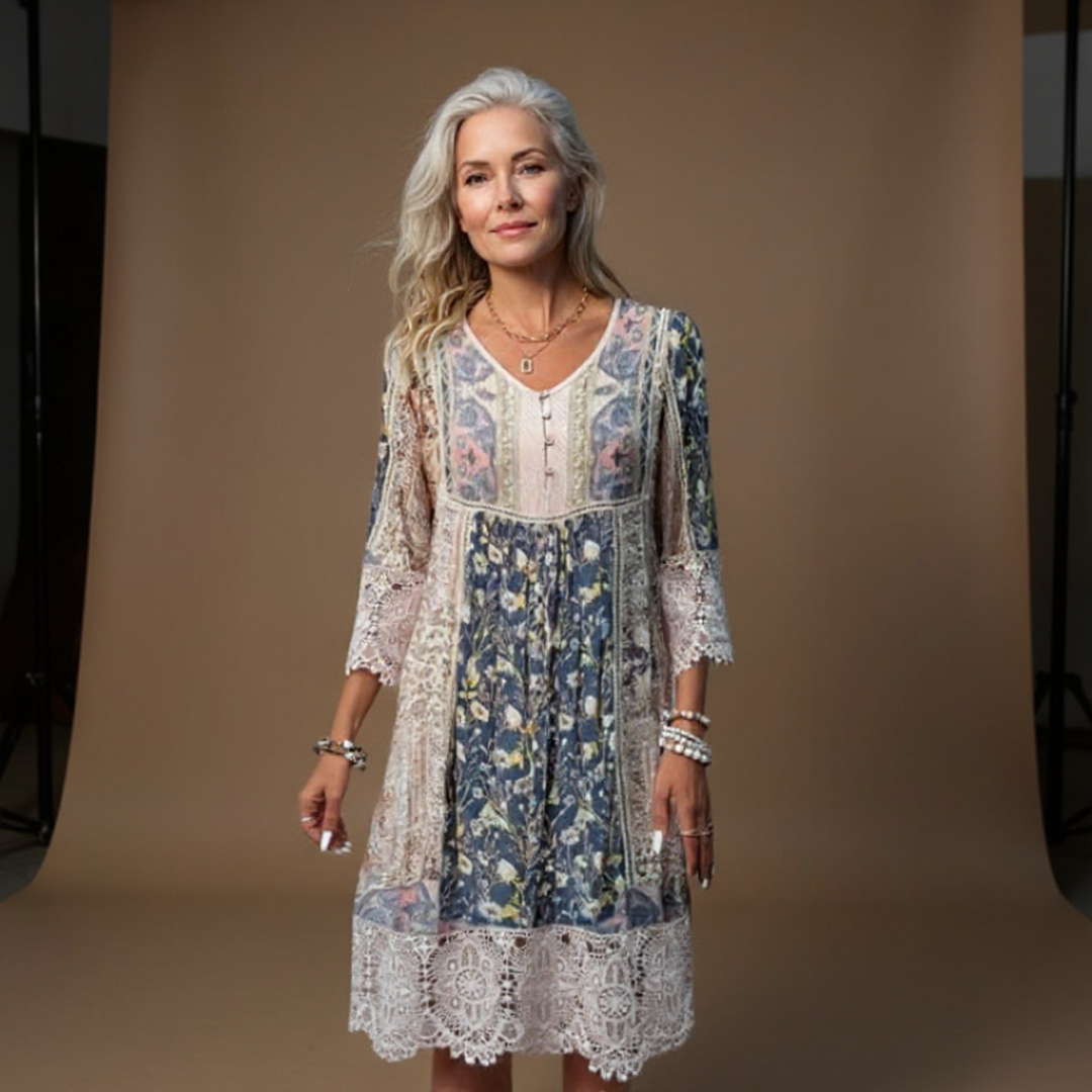 Emily Chic Dress