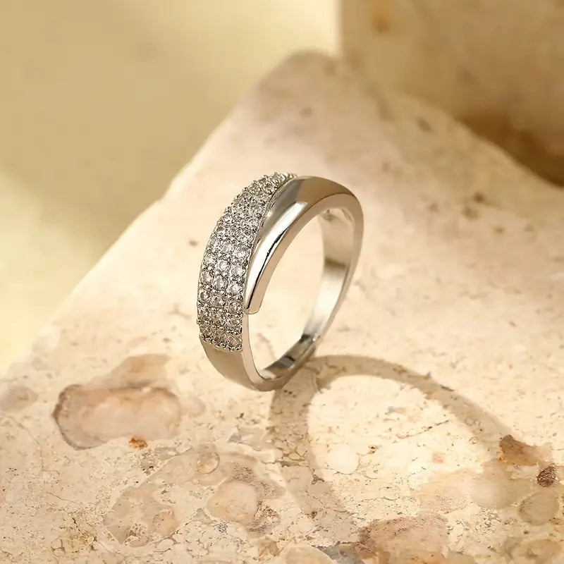 Belle | Elegant Gold Ring
