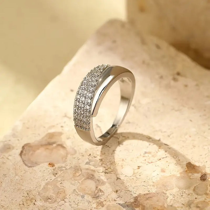 Belle | Elegant Gold Ring