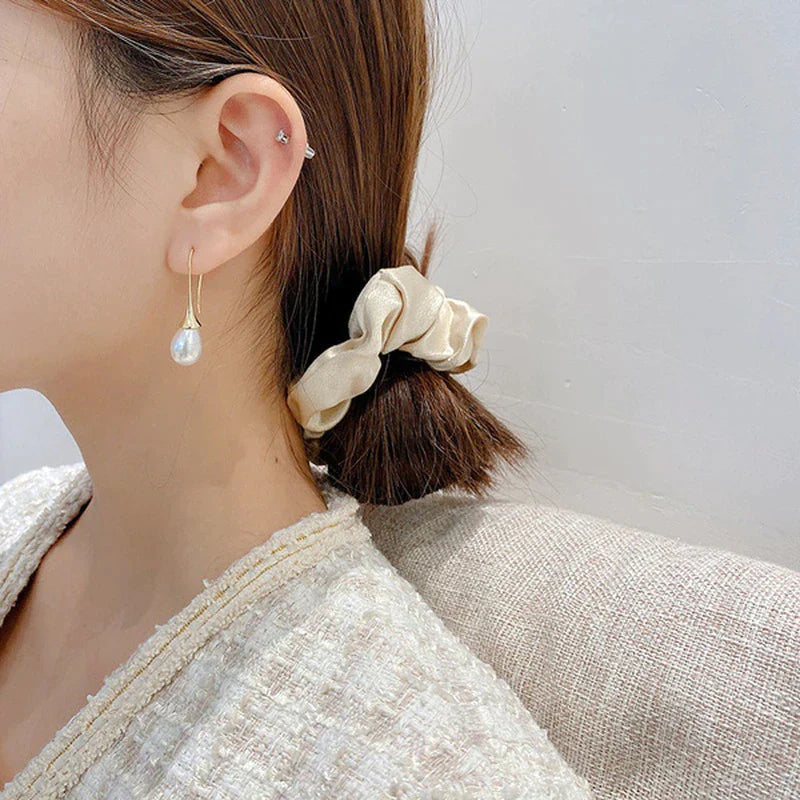 Hanging Pearl Earrings