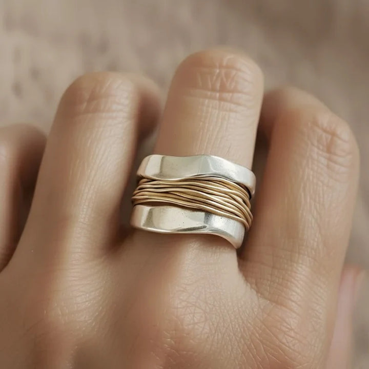 Belle | Silver Golden Threads Ring